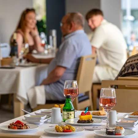 Отель Akti Palace Pylion